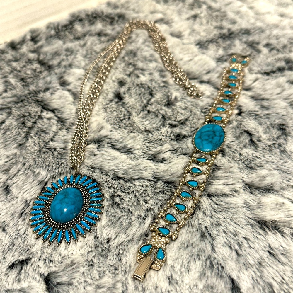Western Trading Post Turquoise Color Needlepoint Necklace & Bracelet 🔥🔥🔥